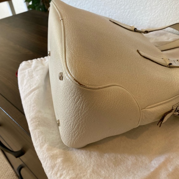 SALVATORE FERRAGAMO Leather Bag. - Picture 8 of 16